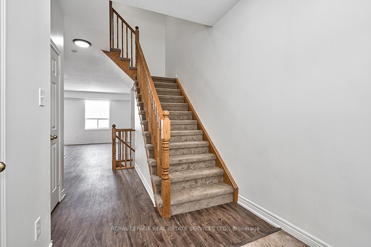 Photo 8 of 5304 Scotia Street, Burlington, Orchard — HOMEH