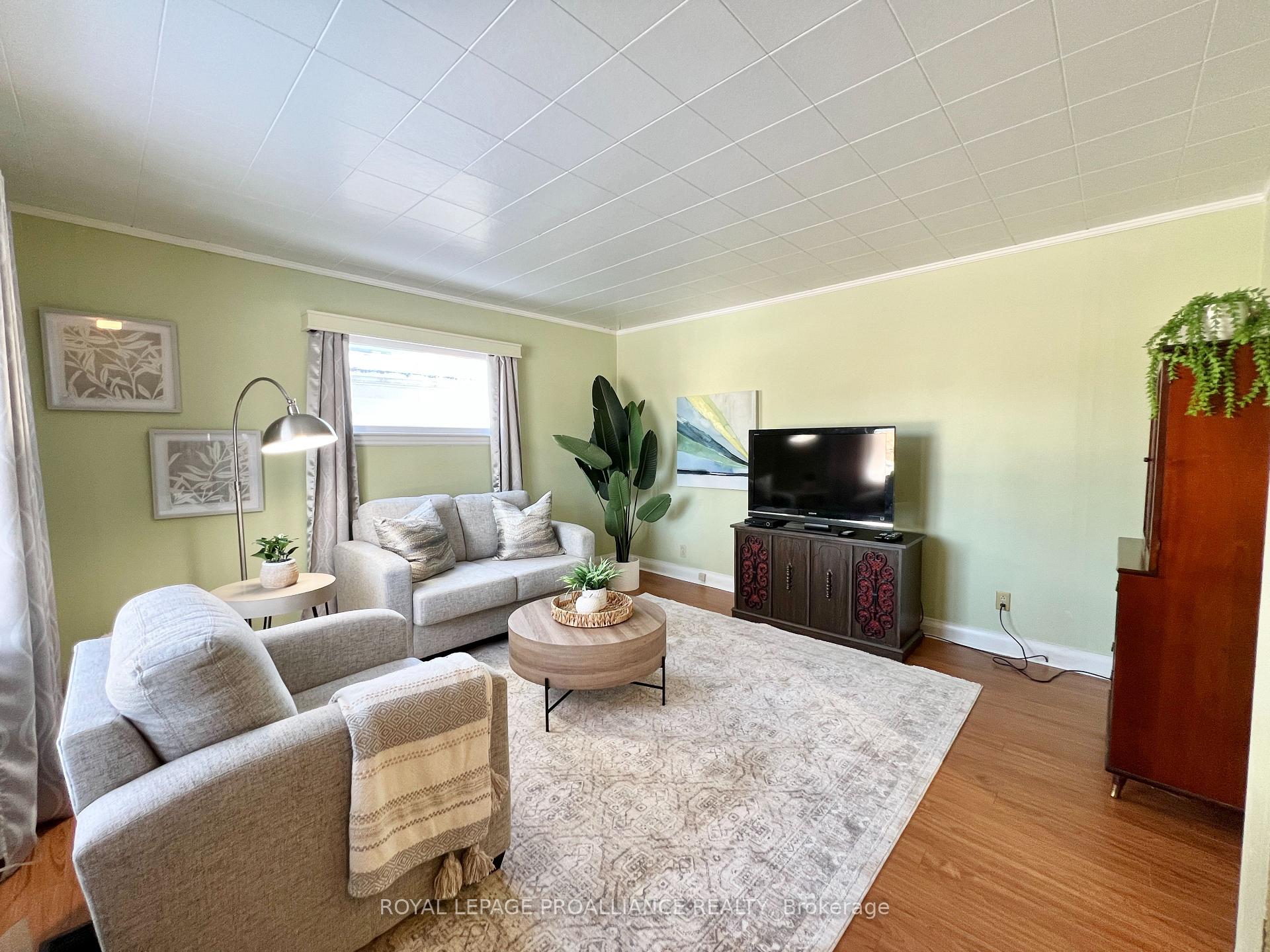 Photo 3 of 105 Lemoine Street, Belleville, Belleville Ward — HOMEH