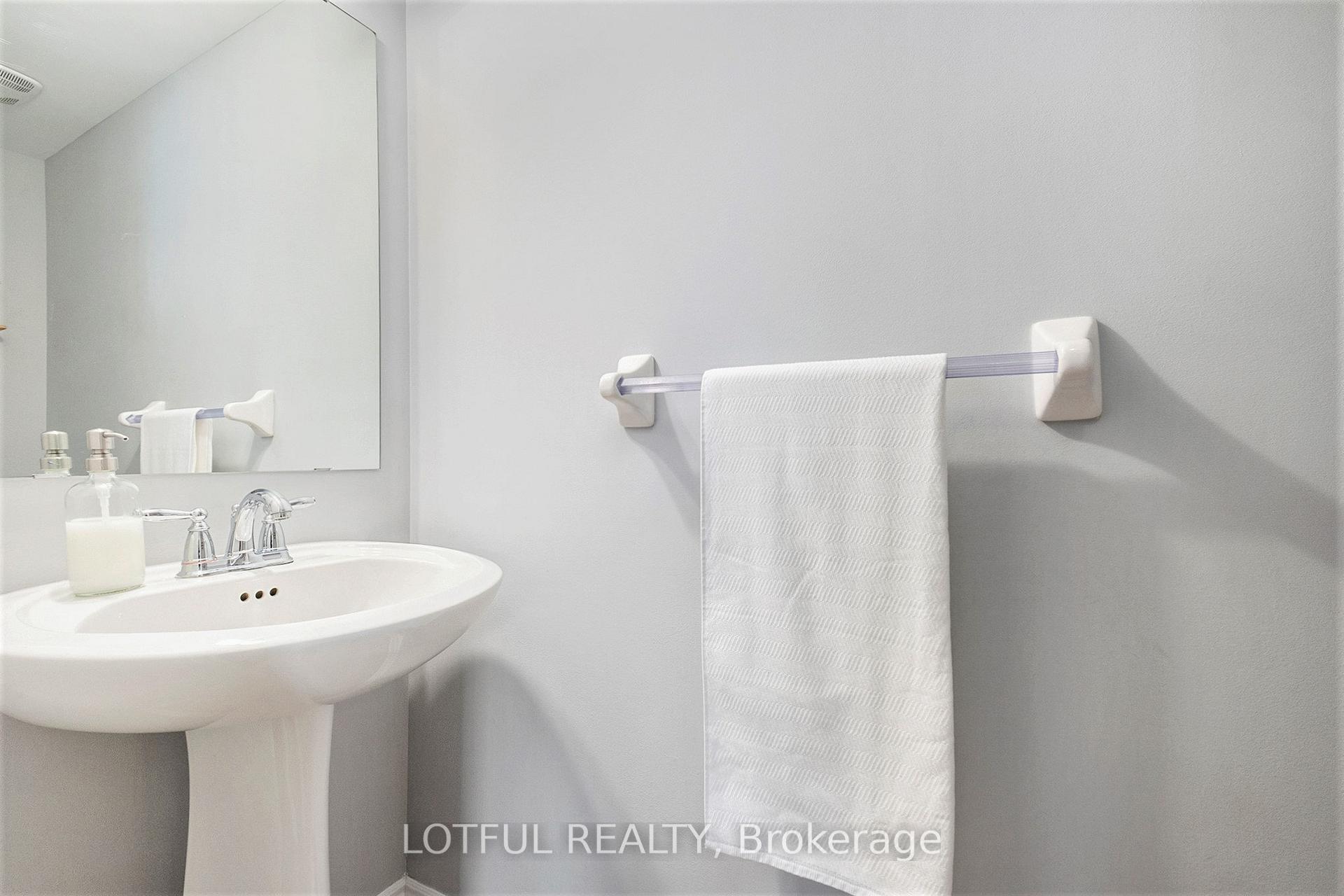 Photo 16 of 625 Bluegill Avenue, Ottawa, Barrhaven - Half Moon Bay — HOMEH
