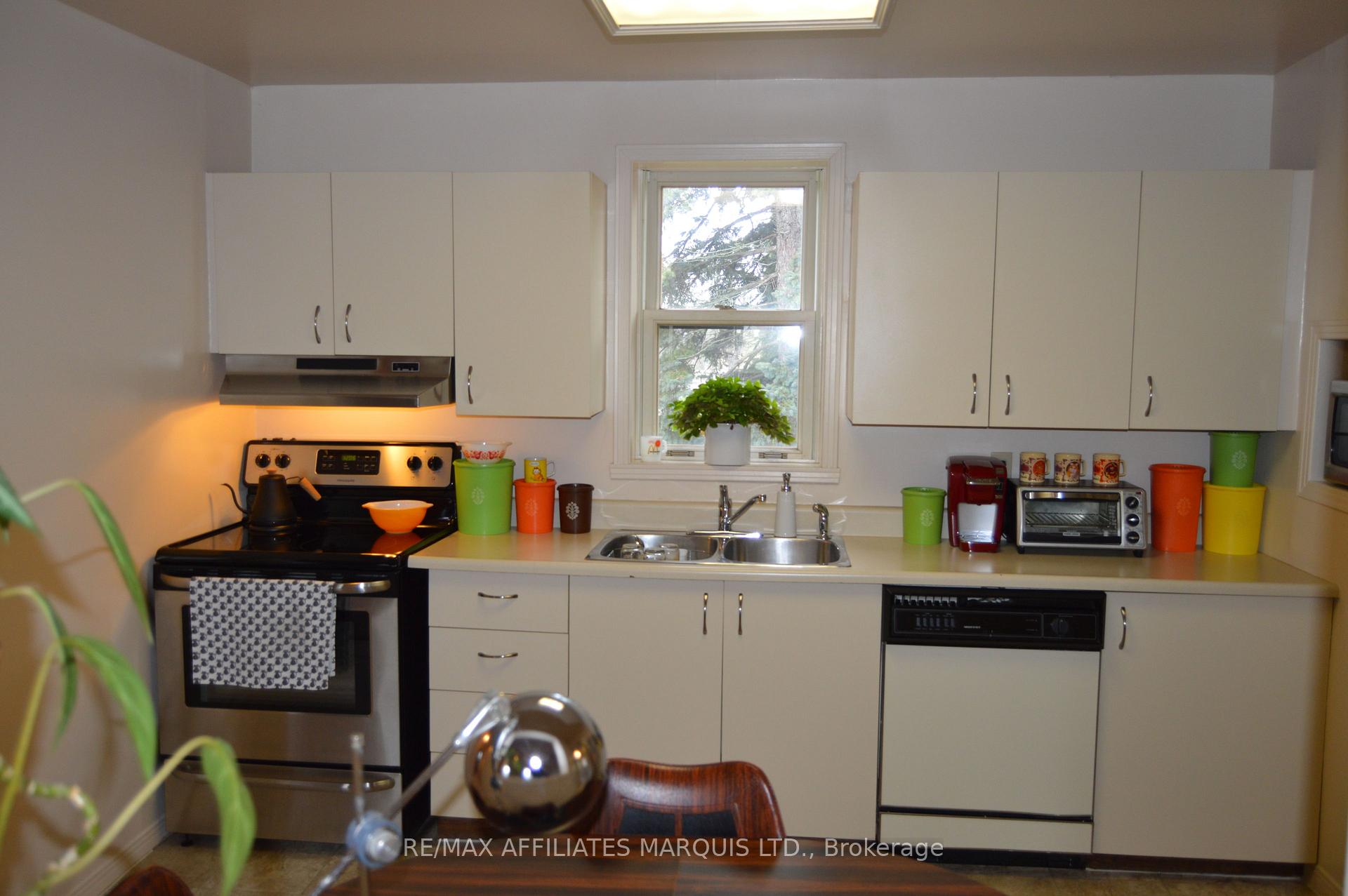 Photo 3 of 68 Pine Lane, Cornwall — HOMEH