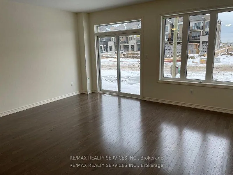 Photo 5 of 130 Adventura Road, Brampton, Northwest Brampton — HOMEH