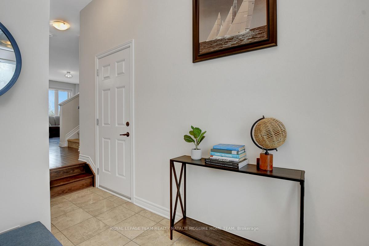 Photo 3 of 305 Quest Private, Ottawa, Blossom Park/Kemp Park/Findlay Creek — HOMEH