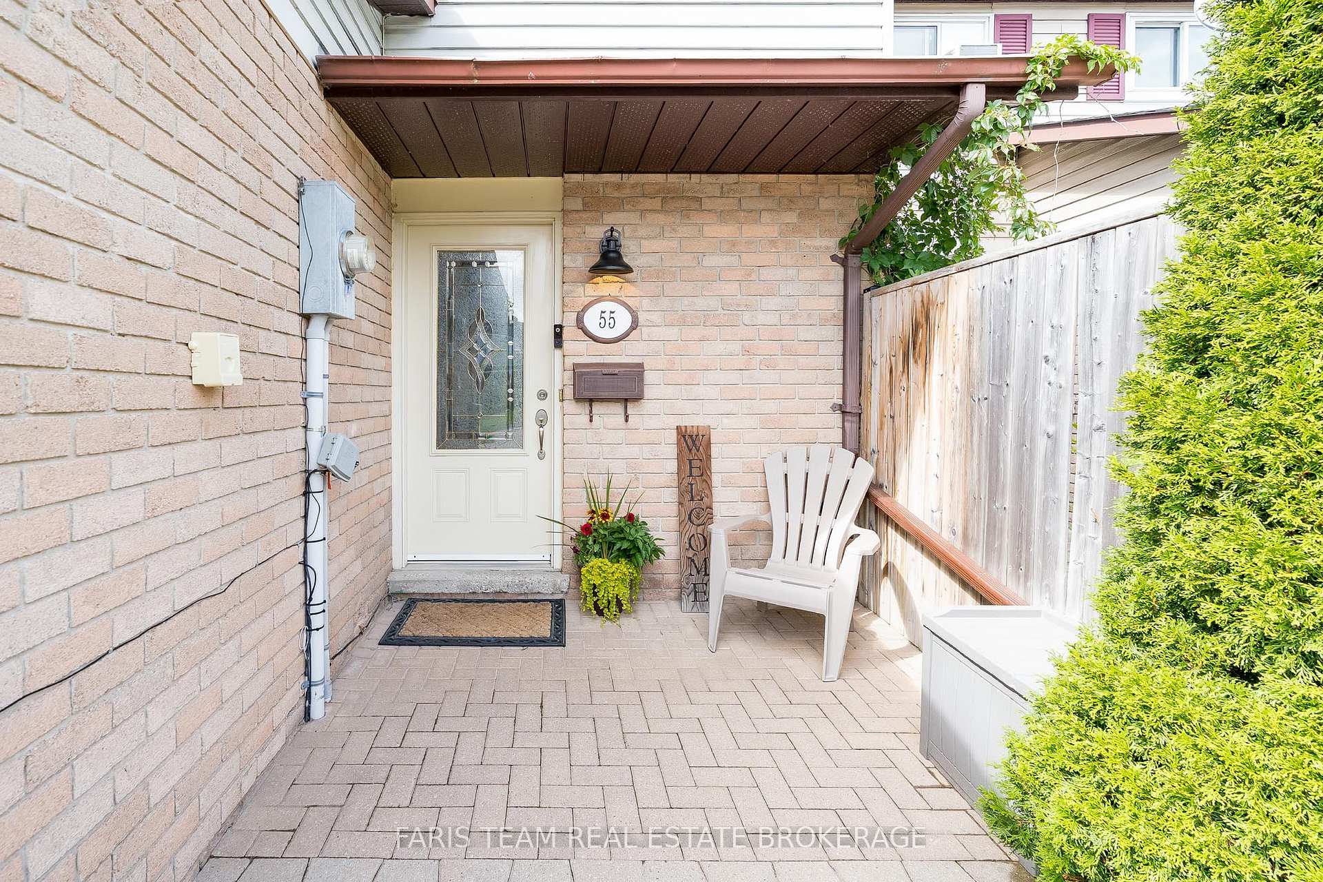 Photo 3 of 55 Barrett Crescent, Barrie, Letitia Heights — HOMEH