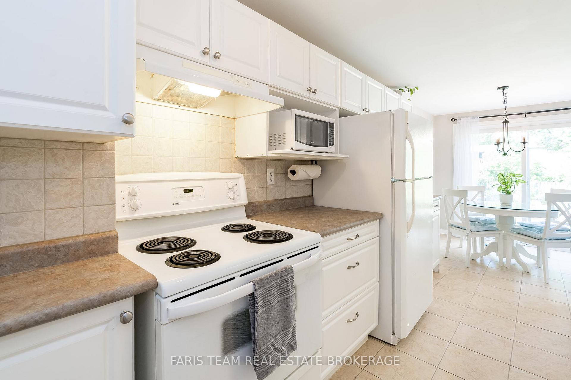 Photo 7 of 55 Barrett Crescent, Barrie, Letitia Heights — HOMEH