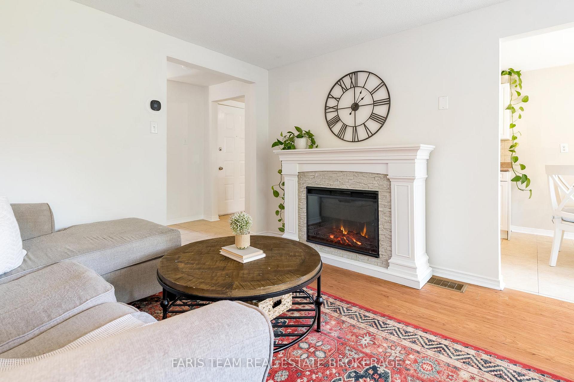 Photo 12 of 55 Barrett Crescent, Barrie, Letitia Heights — HOMEH