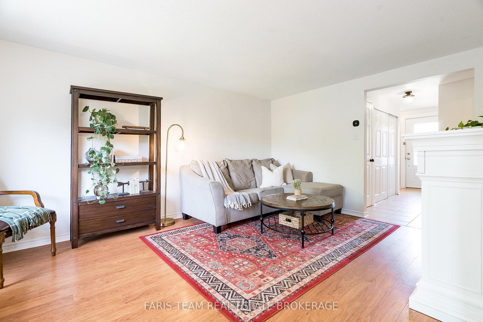 Photo 14 of 55 Barrett Crescent, Barrie, Letitia Heights — HOMEH