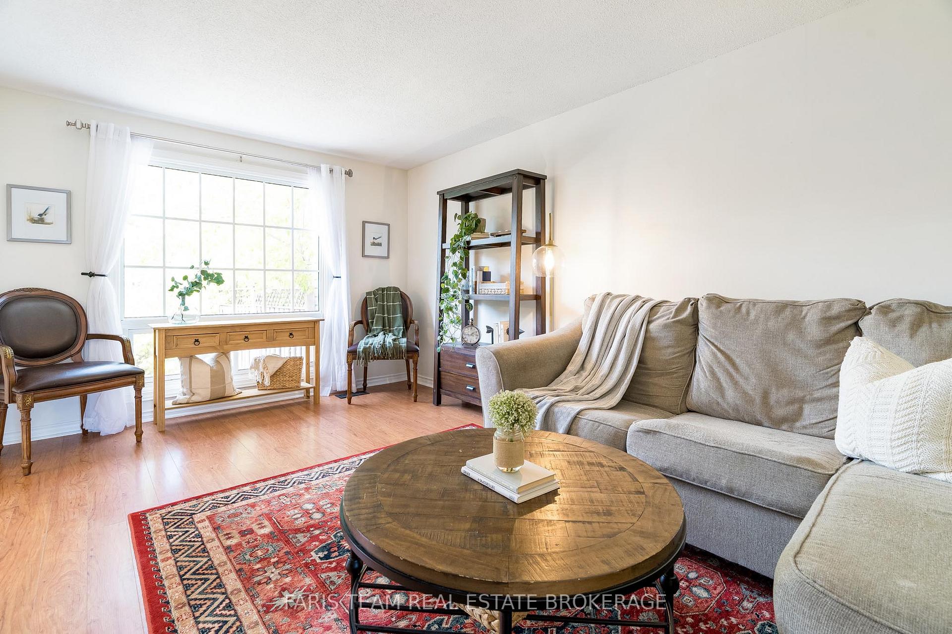 Photo 15 of 55 Barrett Crescent, Barrie, Letitia Heights — HOMEH