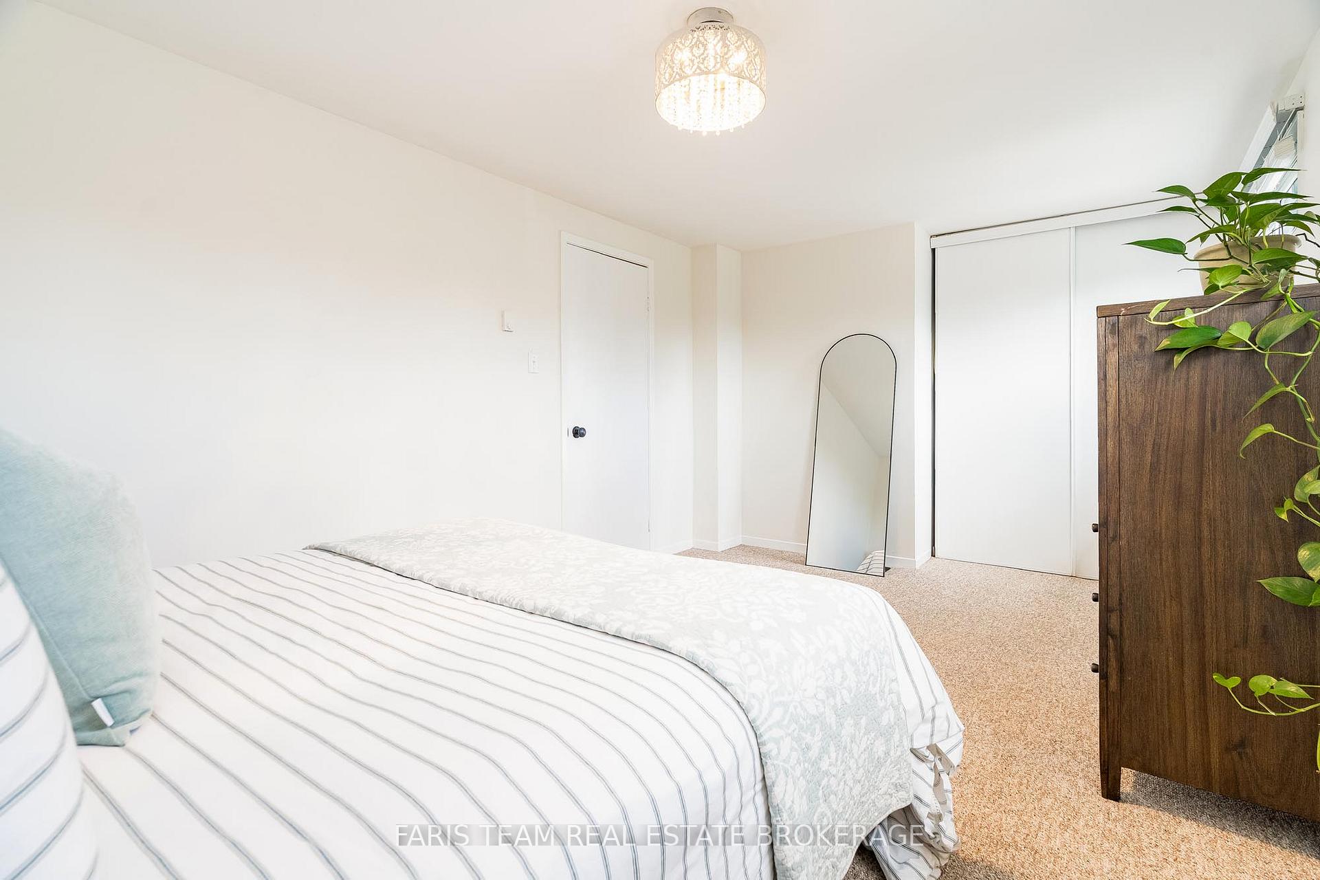 Photo 18 of 55 Barrett Crescent, Barrie, Letitia Heights — HOMEH