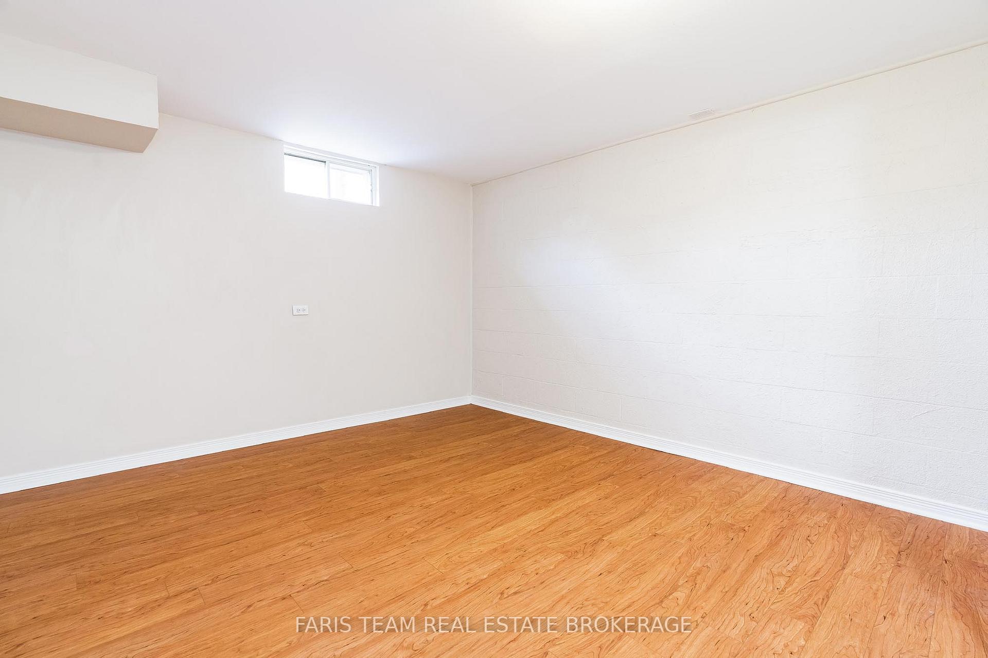 Photo 22 of 55 Barrett Crescent, Barrie, Letitia Heights — HOMEH