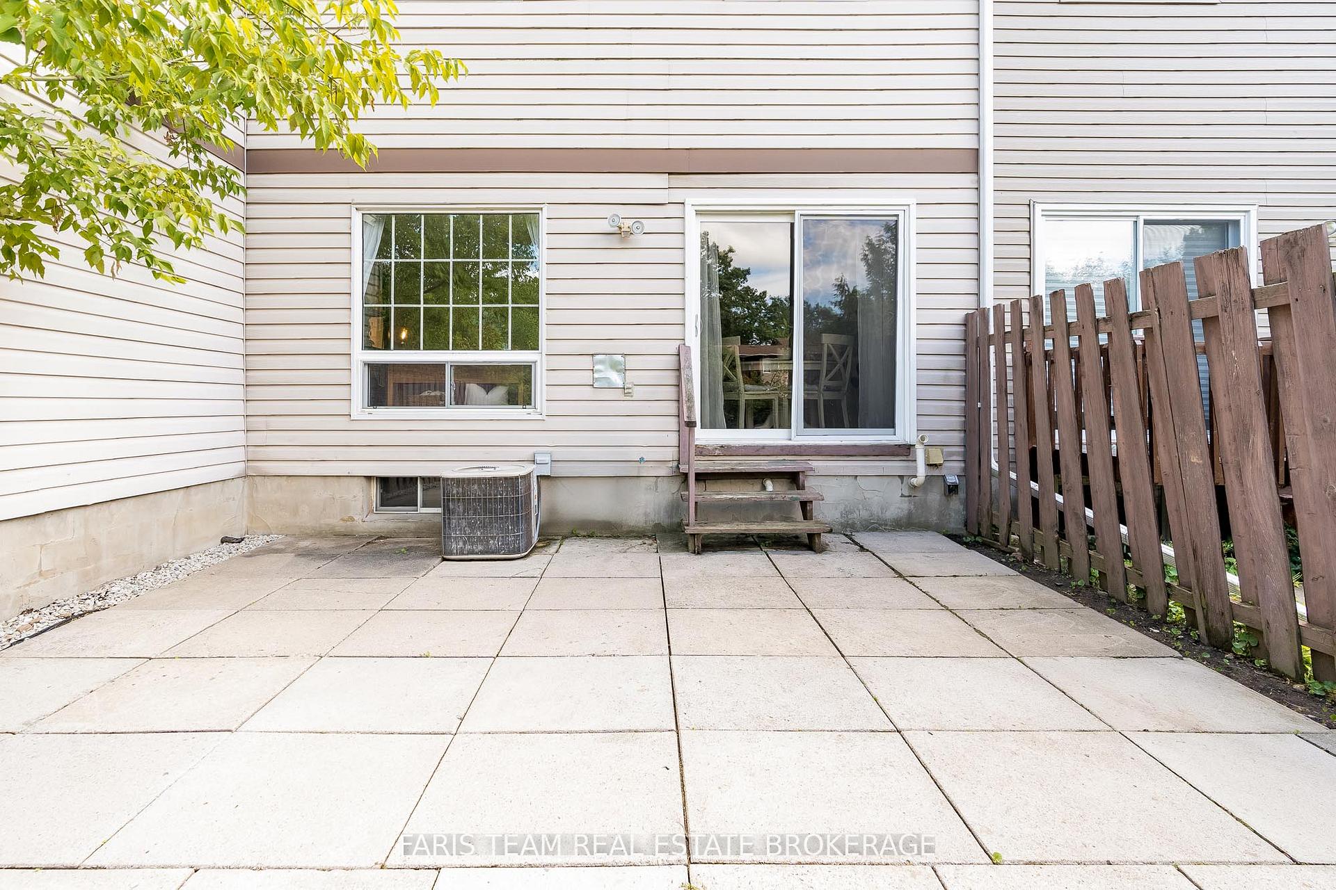 Photo 27 of 55 Barrett Crescent, Barrie, Letitia Heights — HOMEH