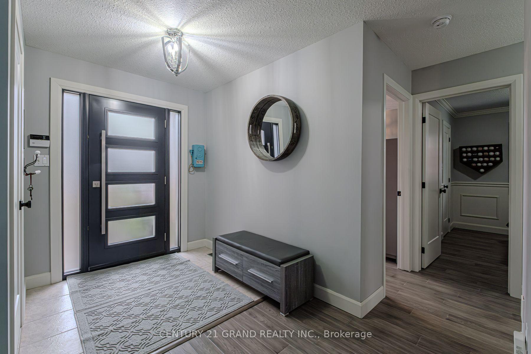 Photo 3 of 31 Irongate Drive, Brant, Paris — HOMEH