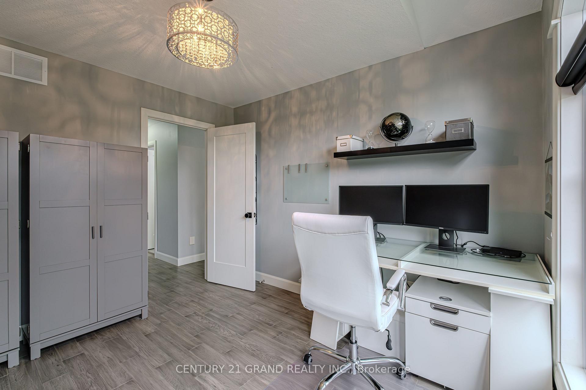 Photo 6 of 31 Irongate Drive, Brant, Paris — HOMEH