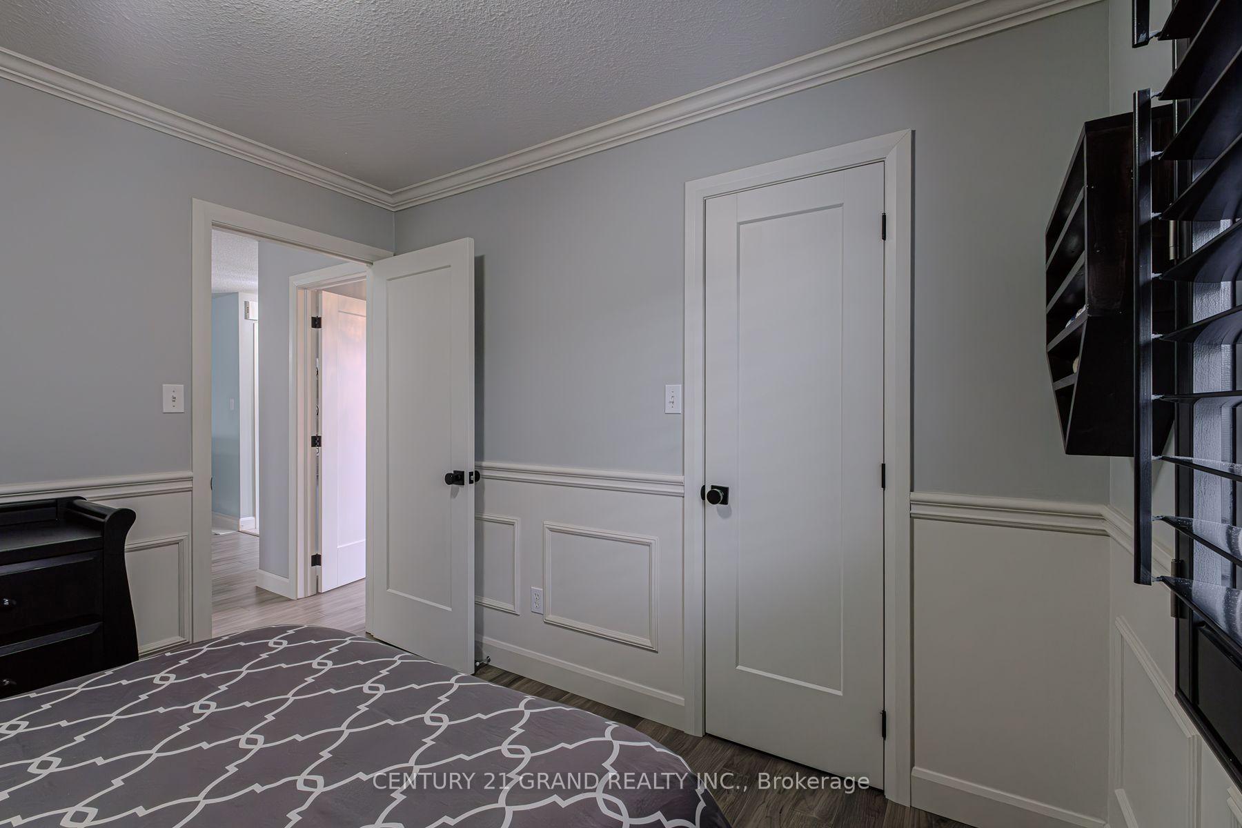 Photo 8 of 31 Irongate Drive, Brant, Paris — HOMEH