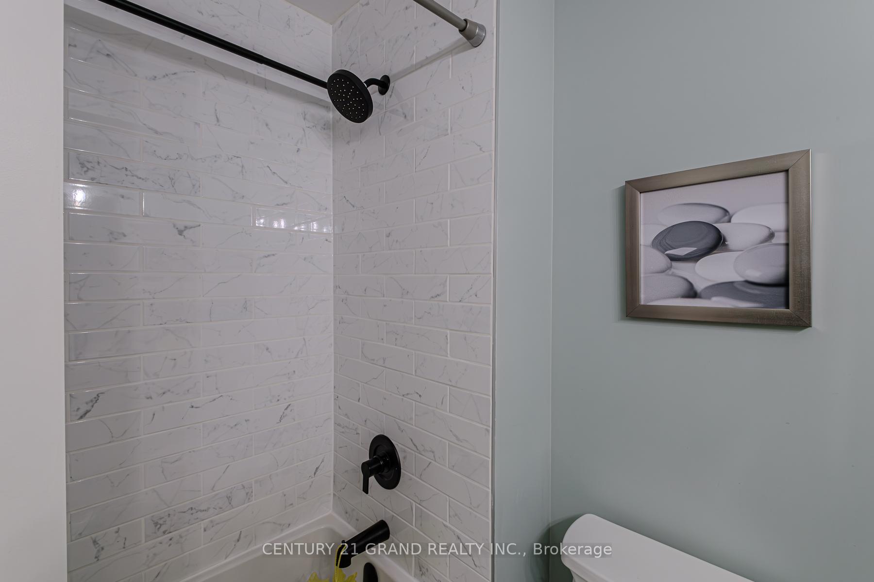 Photo 13 of 31 Irongate Drive, Brant, Paris — HOMEH