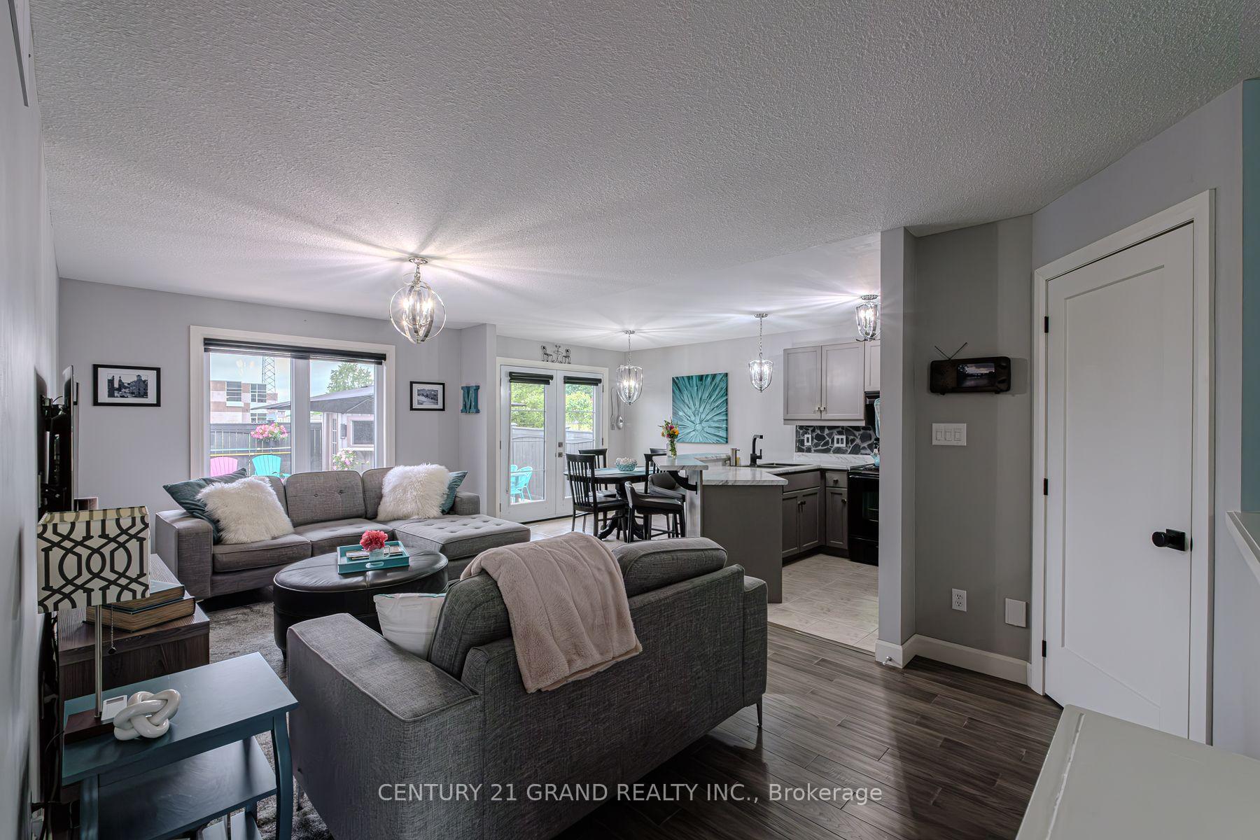Photo 14 of 31 Irongate Drive, Brant, Paris — HOMEH