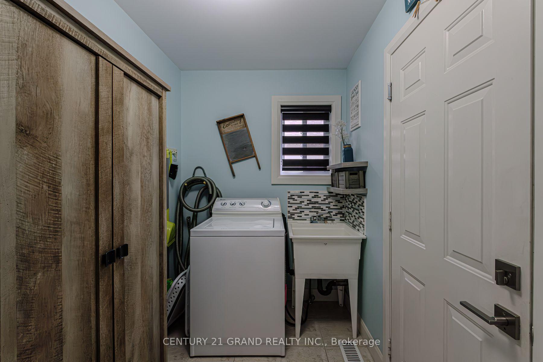 Photo 16 of 31 Irongate Drive, Brant, Paris — HOMEH