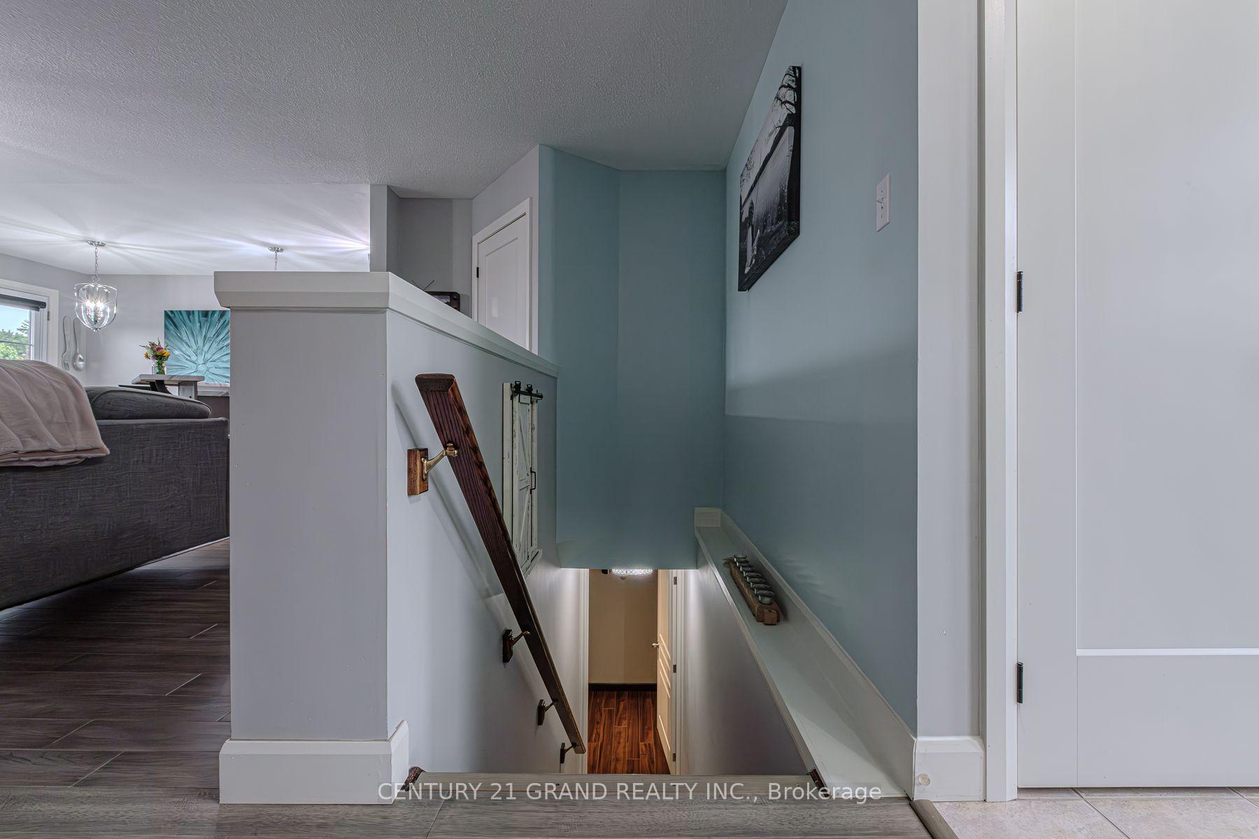 Photo 25 of 31 Irongate Drive, Brant, Paris — HOMEH