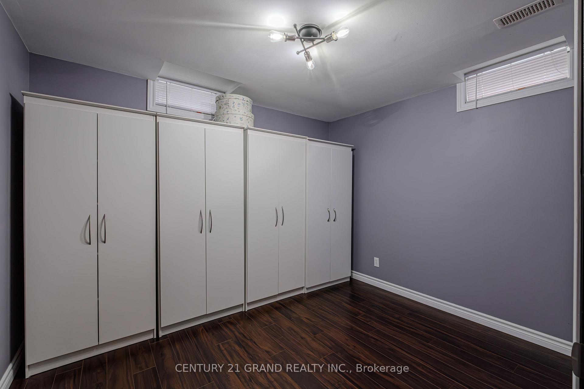 Photo 29 of 31 Irongate Drive, Brant, Paris — HOMEH