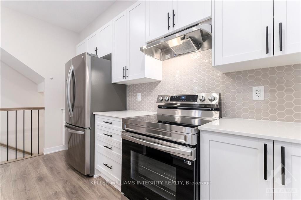 Photo 10 of 193 Beebalm Crescent, Ottawa, Barrhaven - Half Moon Bay — HOMEH