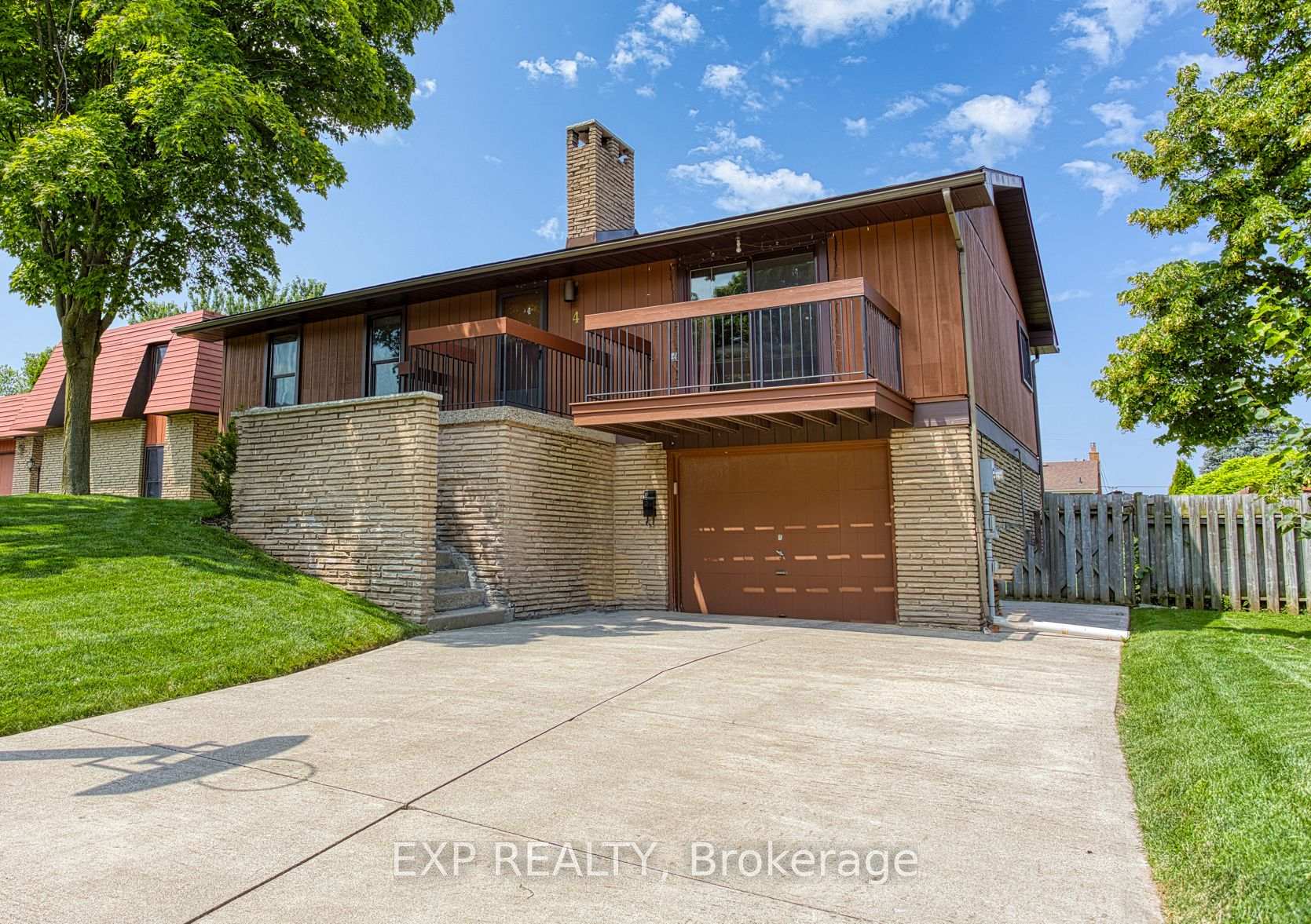 Photo 1 of 4 Cedar Glen, Grimsby, Grimsby West — HOMEH