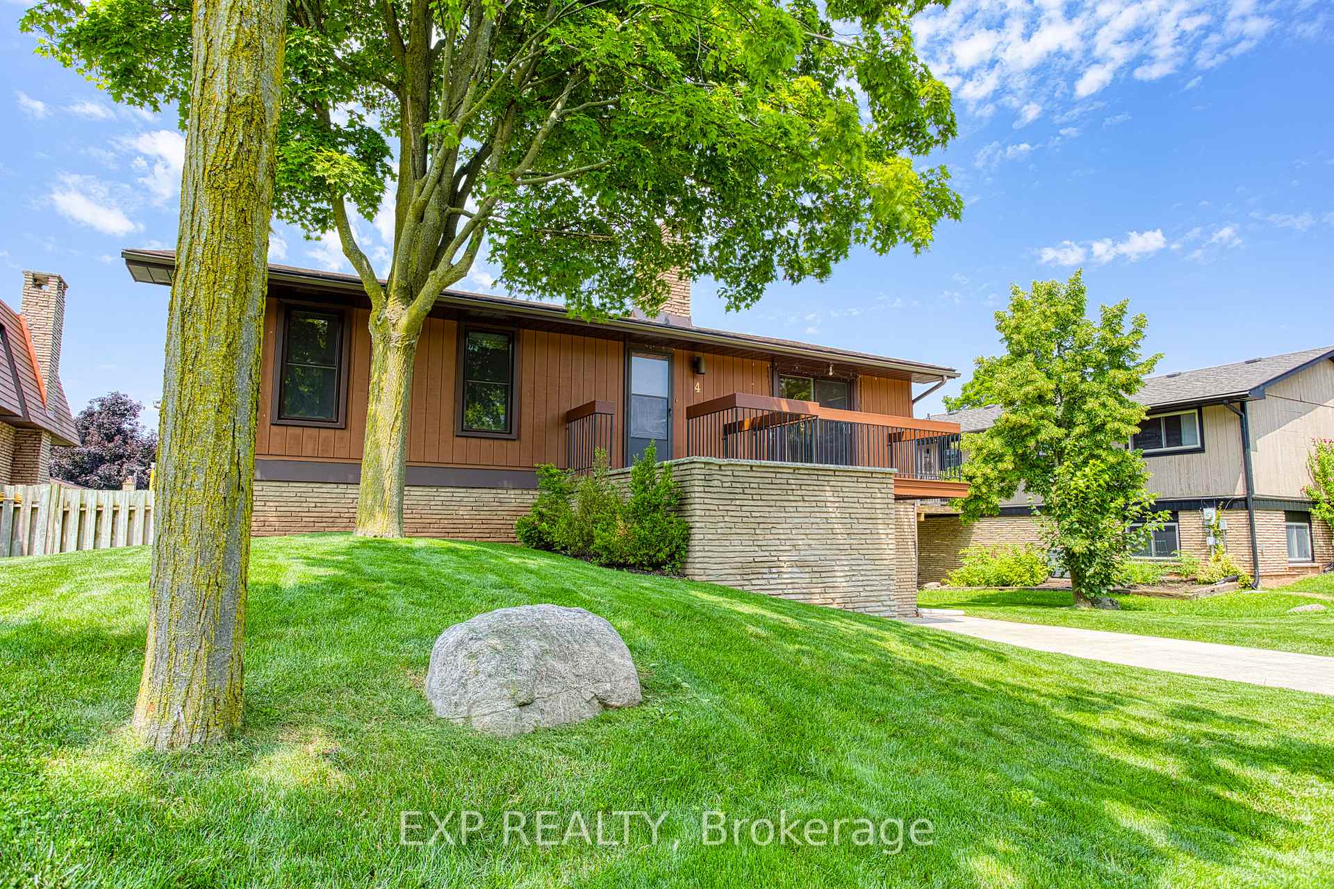 Photo 2 of 4 Cedar Glen, Grimsby, Grimsby West — HOMEH