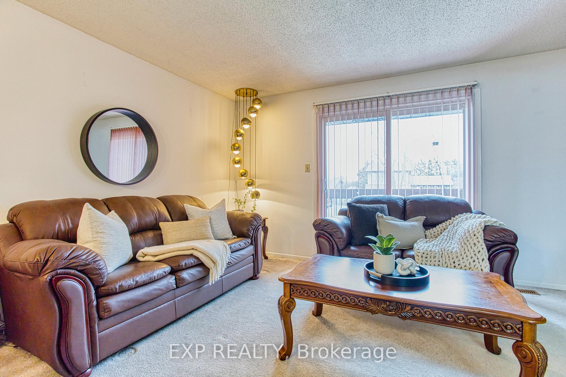 Photo 8 of 4 Cedar Glen, Grimsby, Grimsby West — HOMEH