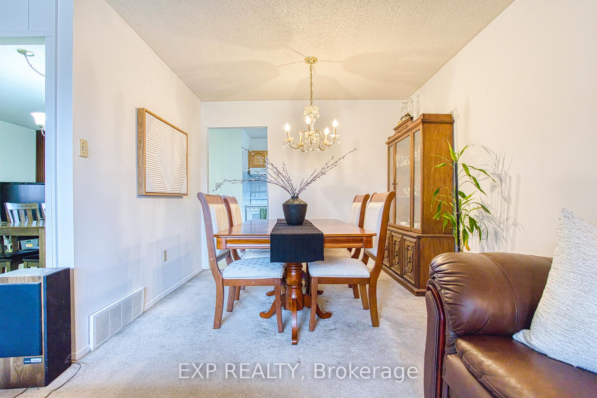 Photo 10 of 4 Cedar Glen, Grimsby, Grimsby West — HOMEH