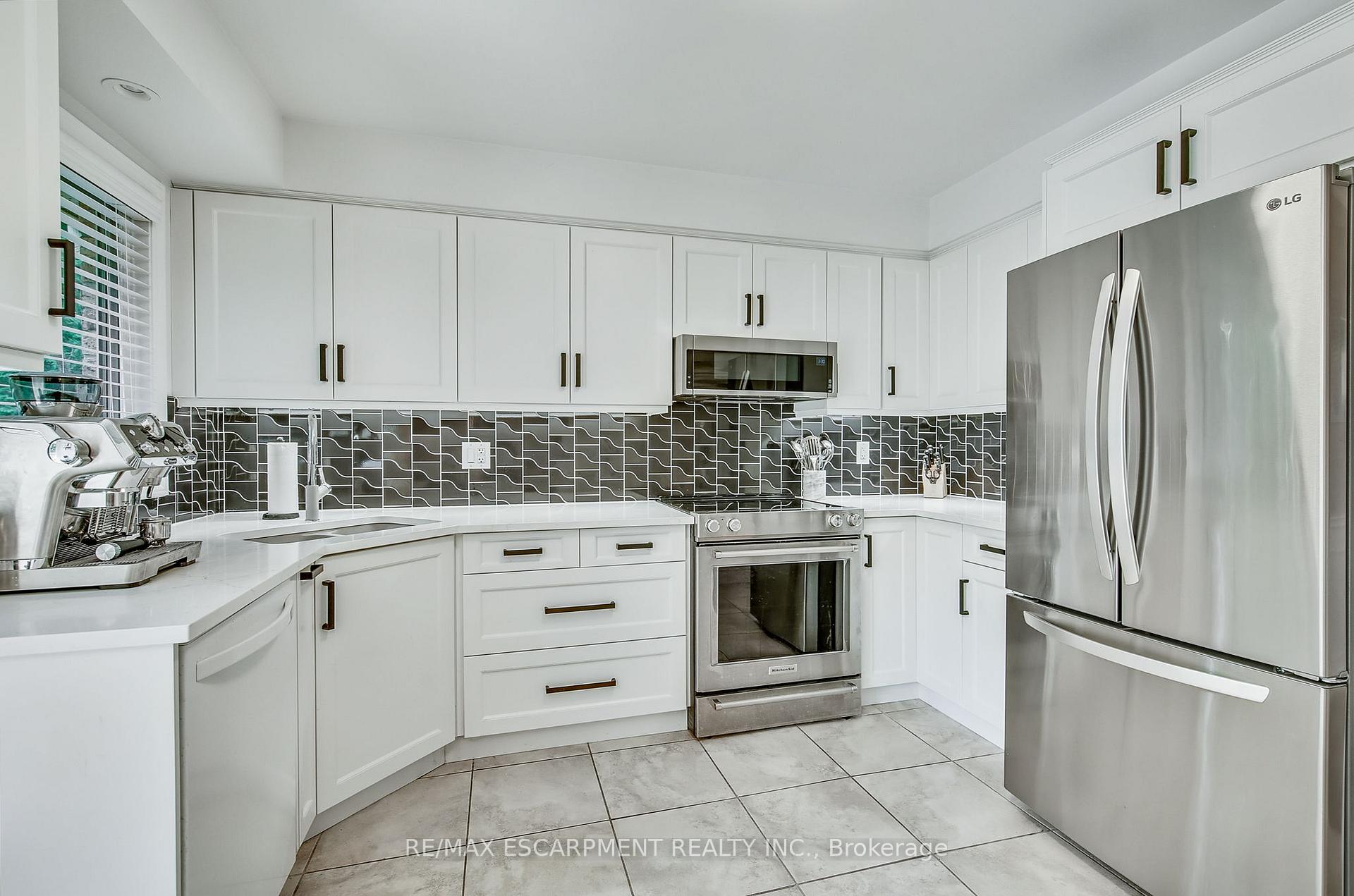 Photo 7 of 2174 Bader Crescent, Burlington, Brant Hills — HOMEH