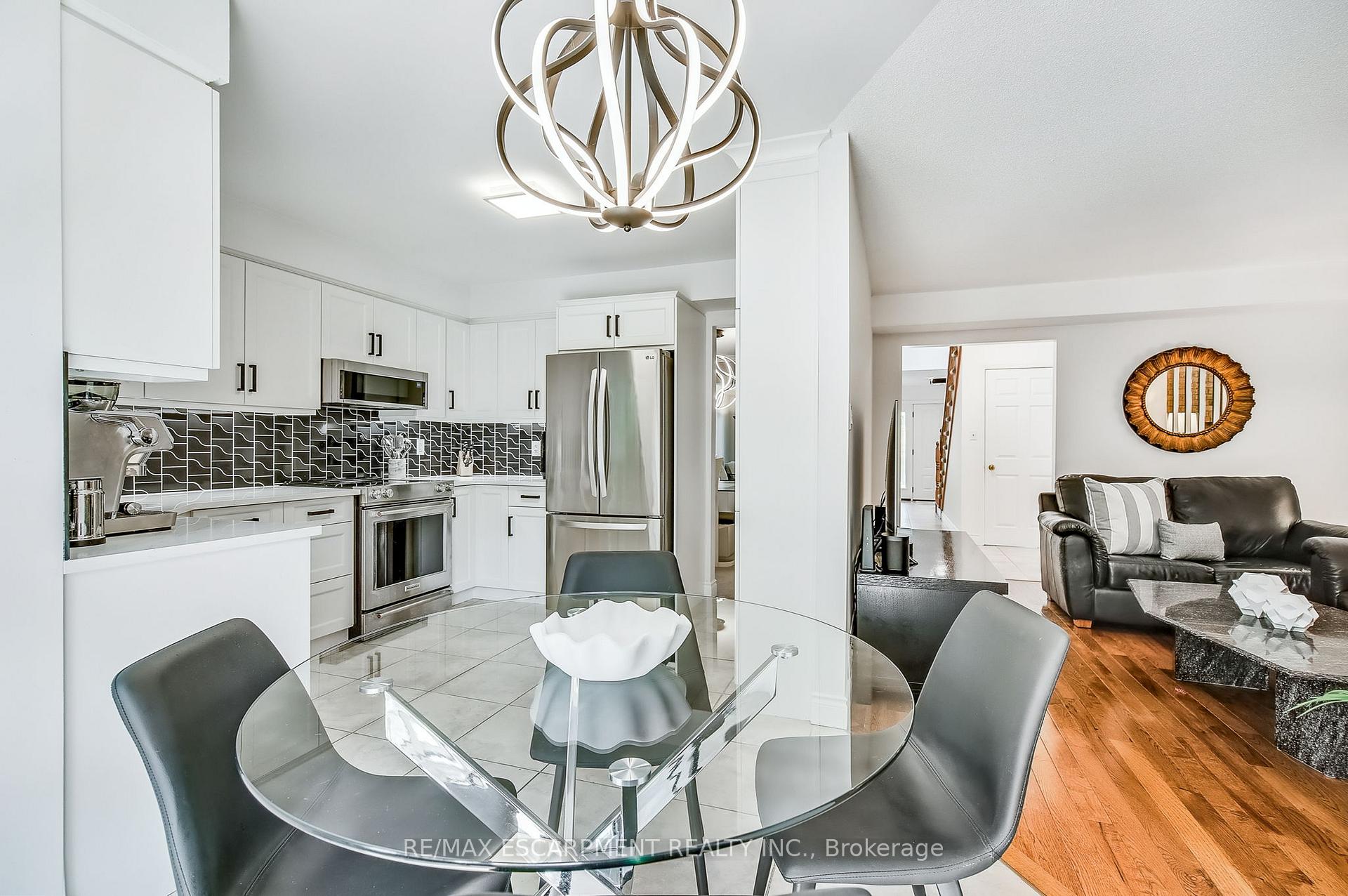Photo 8 of 2174 Bader Crescent, Burlington, Brant Hills — HOMEH