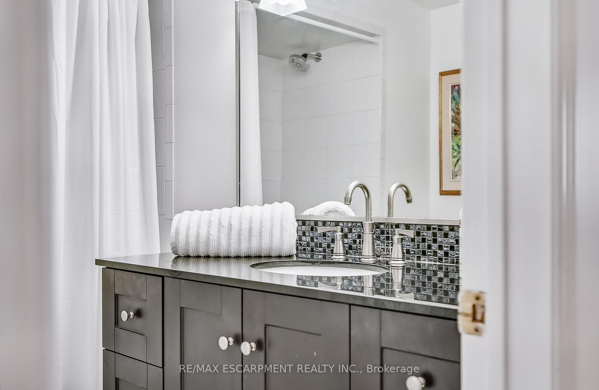 Photo 20 of 2174 Bader Crescent, Burlington, Brant Hills — HOMEH