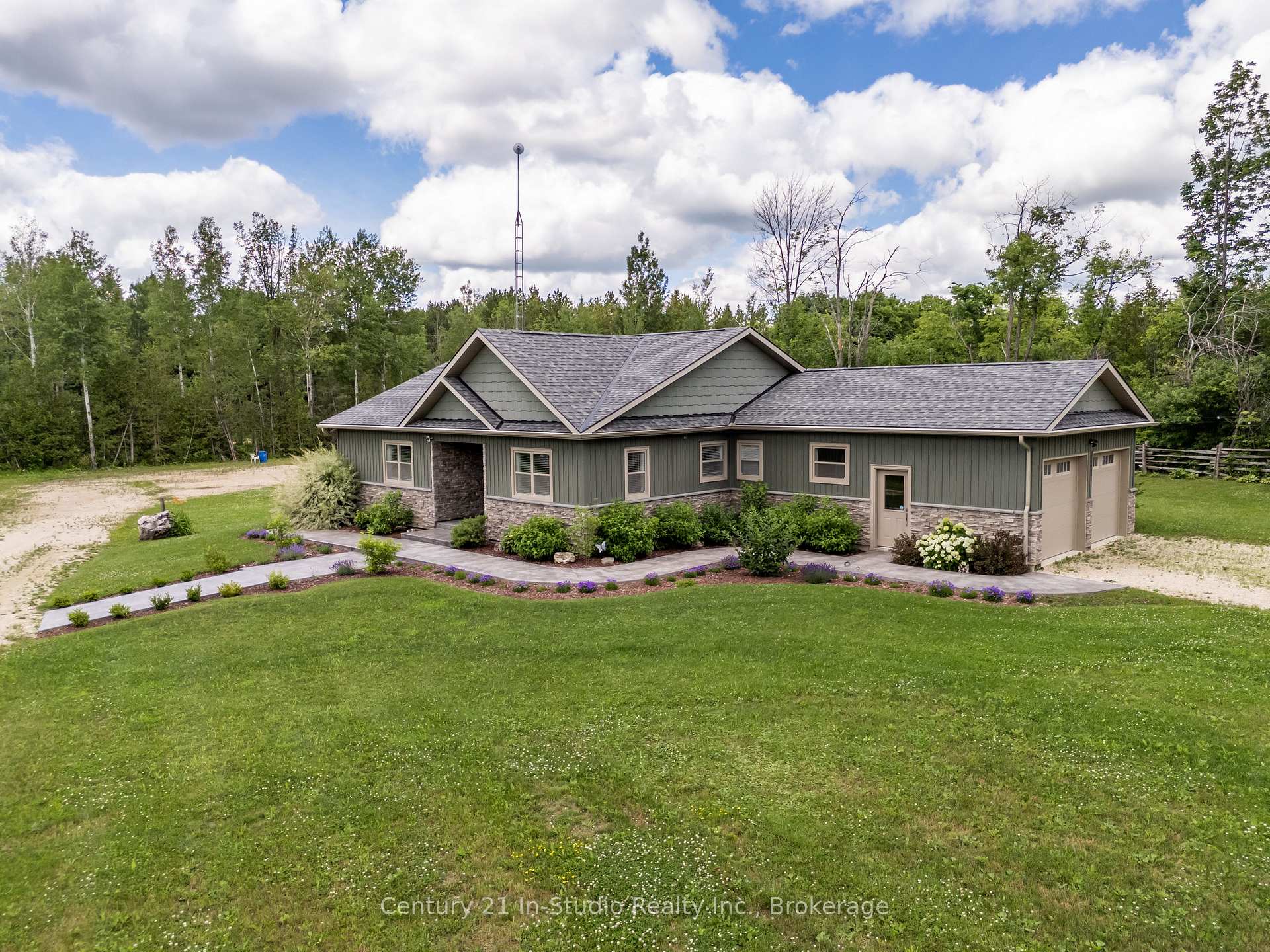 Photo 5 of 734591 West Back Line, Grey Highlands — HOMEH