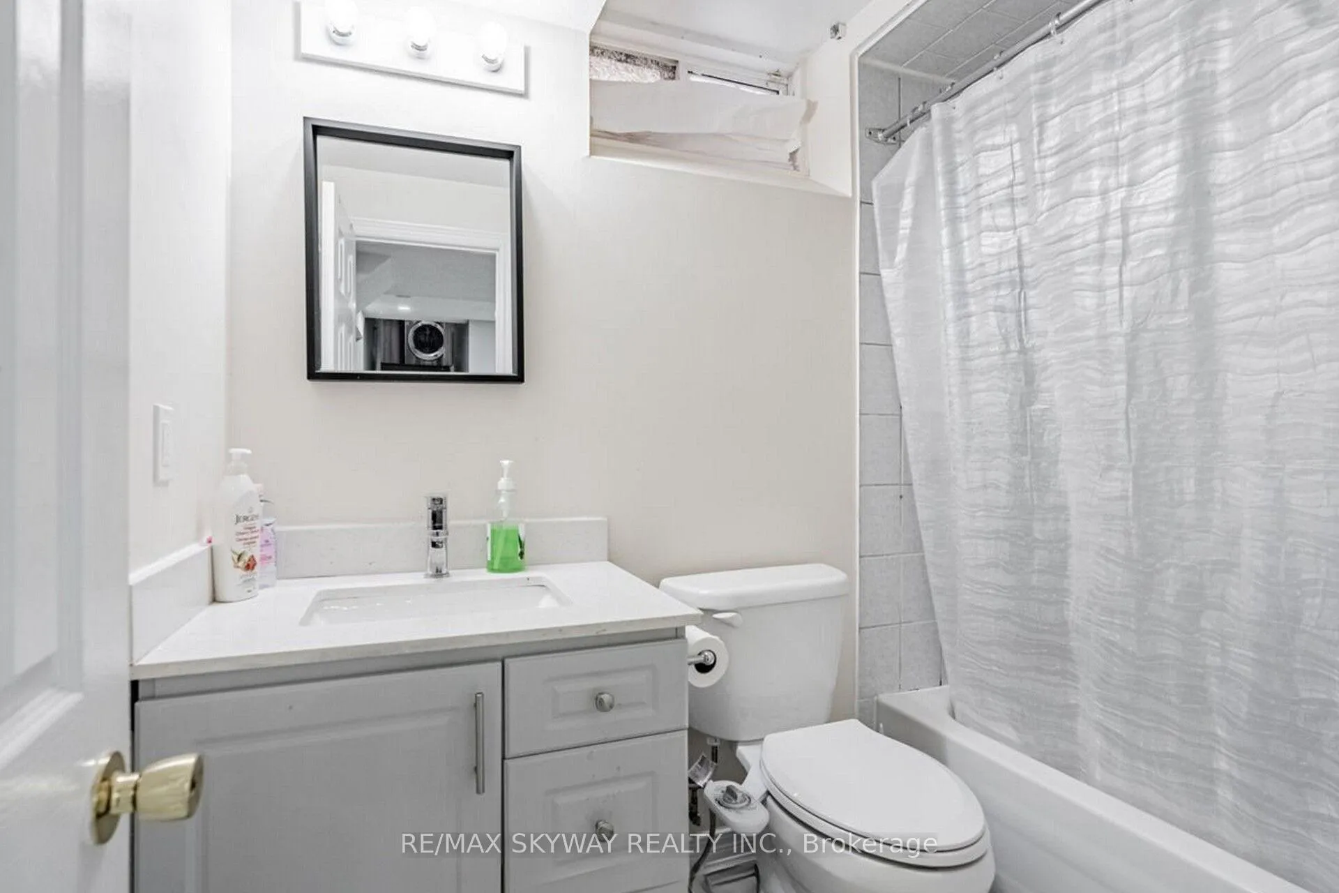 Photo 43 of 15 Borneo Crescent, Brampton, Sandringham-Wellington — HOMEH