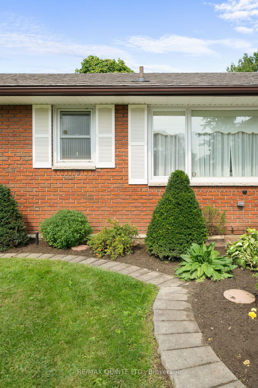 Photo 5 of 10 Sunset Drive, Belleville, Belleville Ward — HOMEH