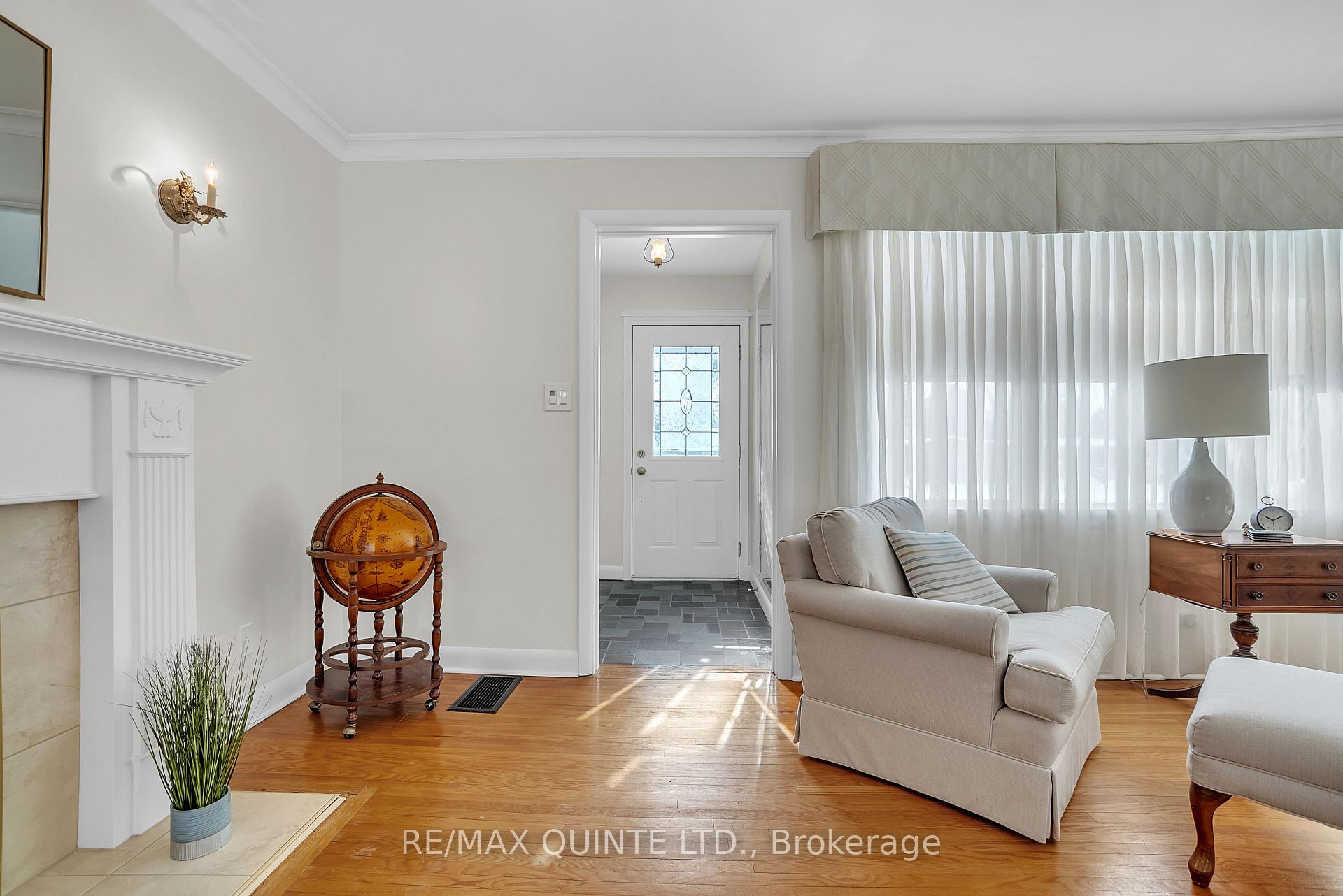 Photo 8 of 10 Sunset Drive, Belleville, Belleville Ward — HOMEH