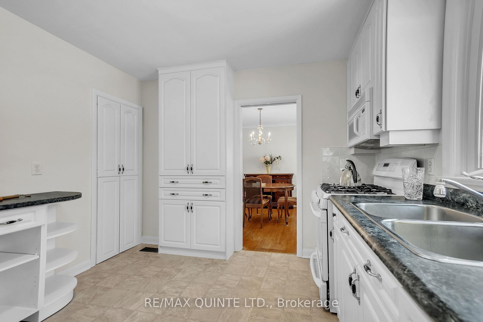 Photo 18 of 10 Sunset Drive, Belleville, Belleville Ward — HOMEH