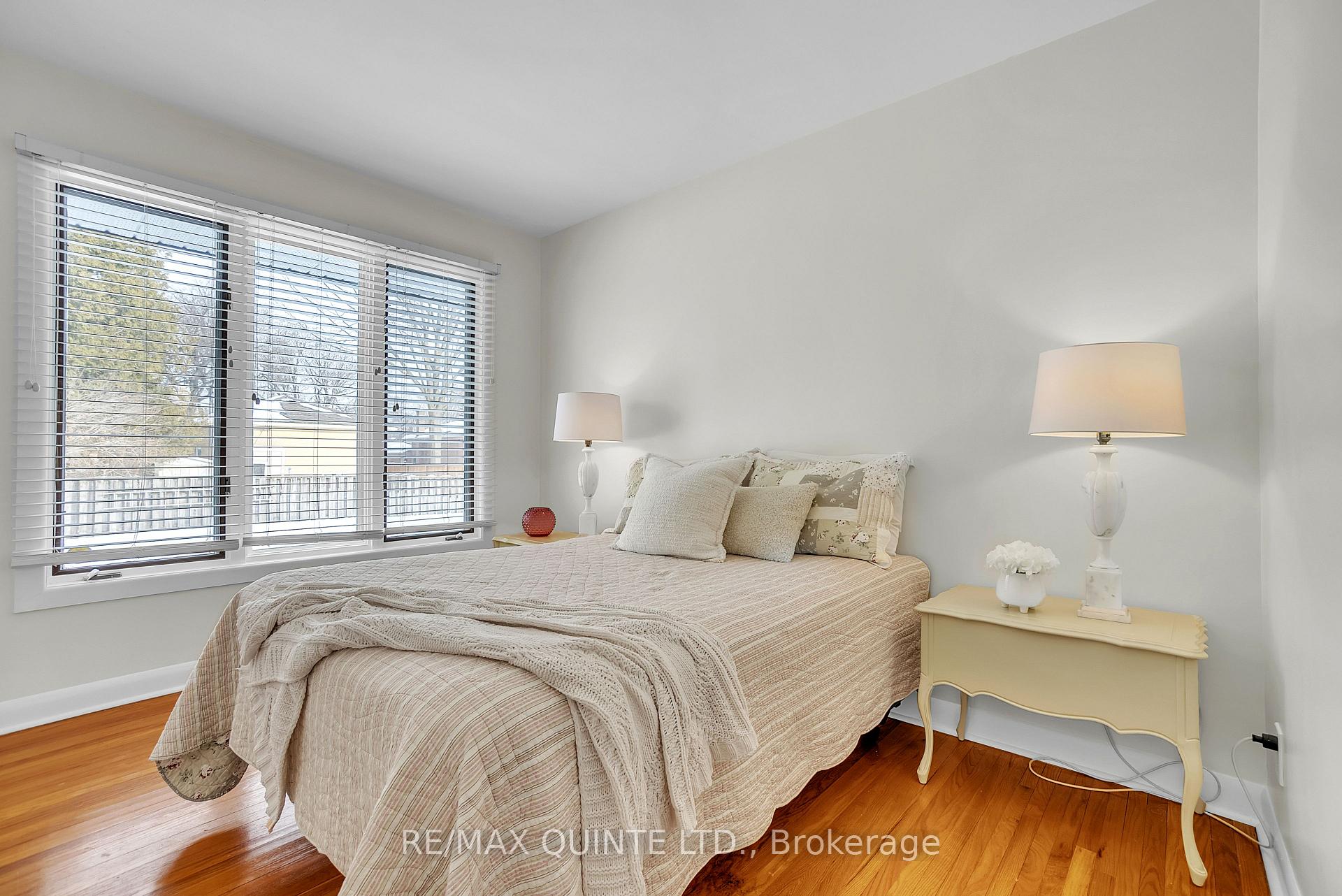 Photo 21 of 10 Sunset Drive, Belleville, Belleville Ward — HOMEH