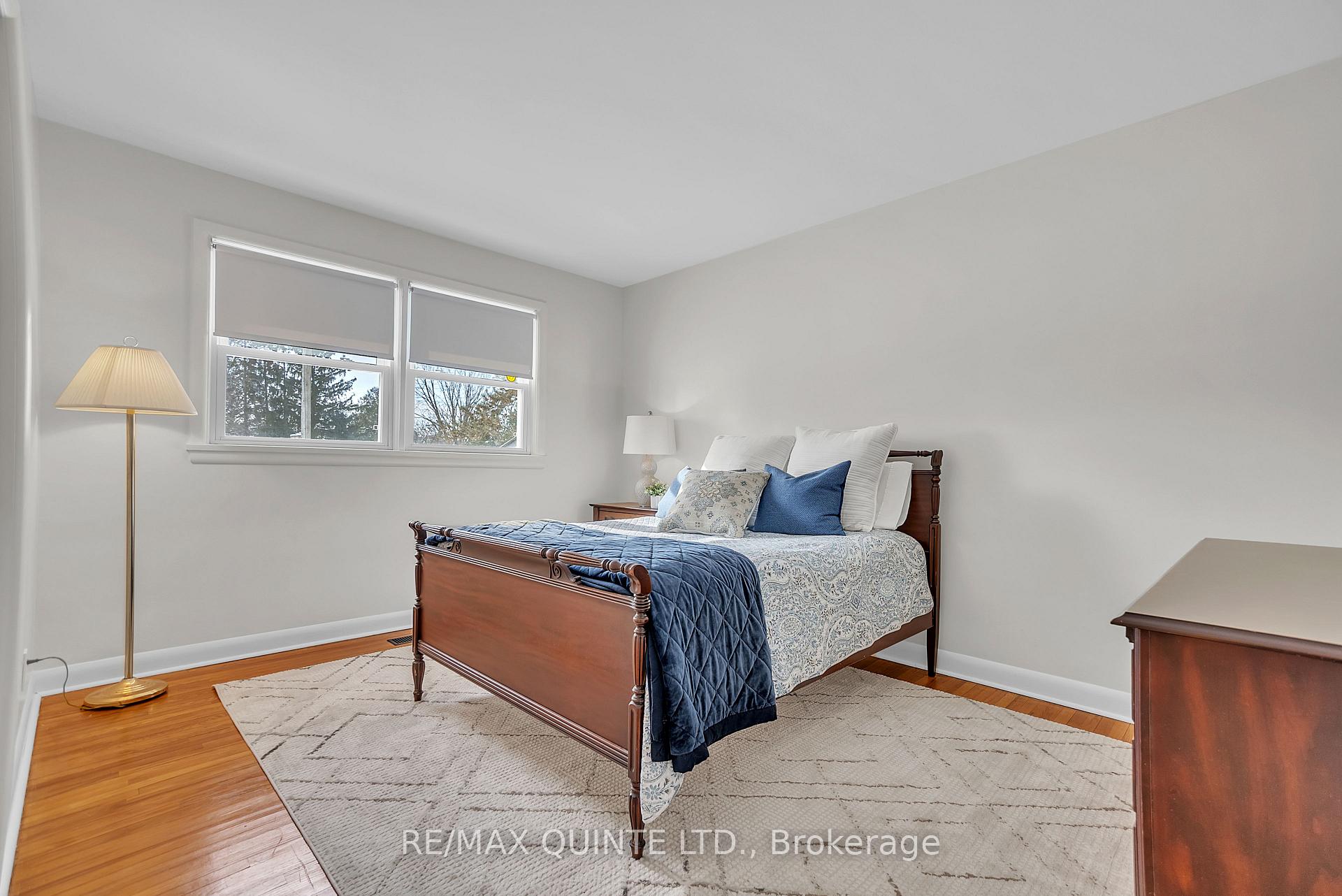 Photo 22 of 10 Sunset Drive, Belleville, Belleville Ward — HOMEH