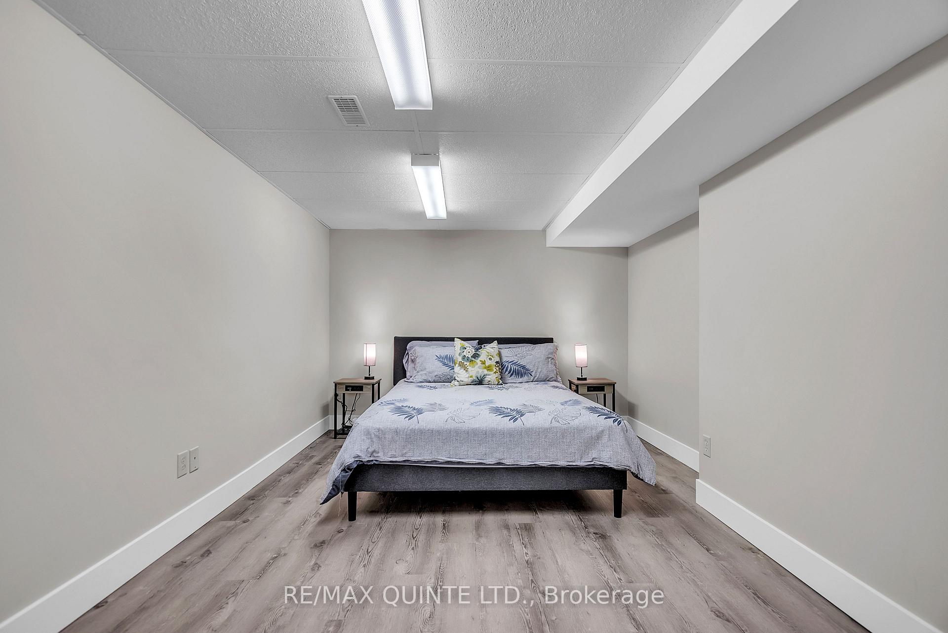 Photo 33 of 10 Sunset Drive, Belleville, Belleville Ward — HOMEH