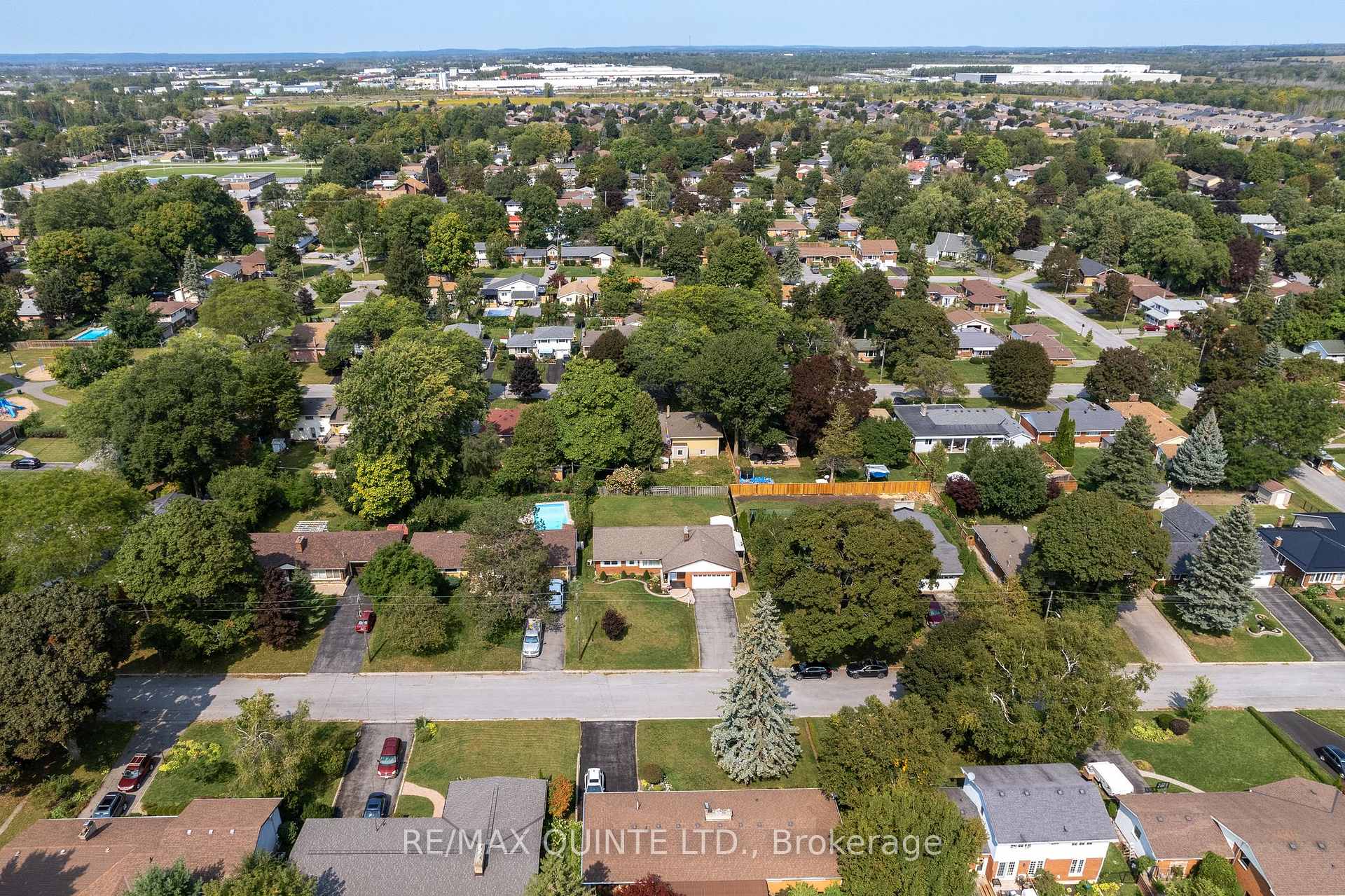 Photo 36 of 10 Sunset Drive, Belleville, Belleville Ward — HOMEH