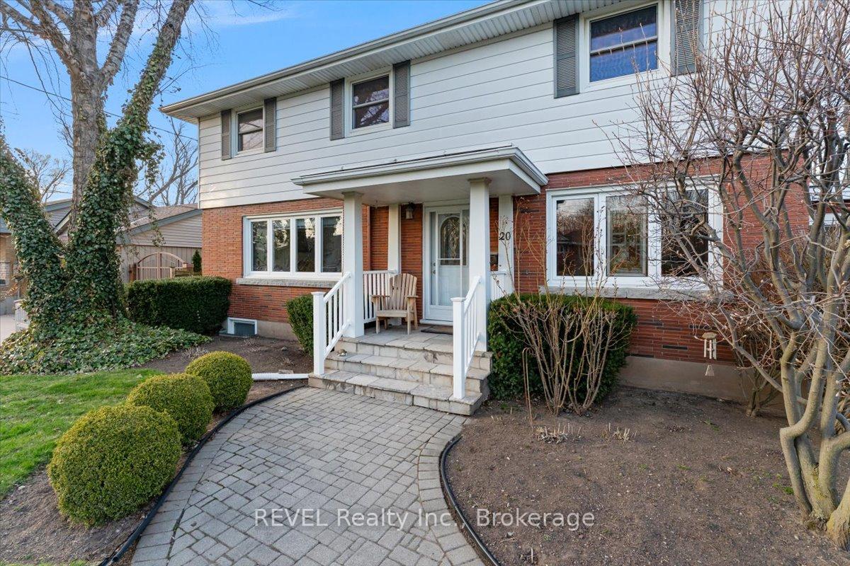 Photo 5 of 20 Lakeside Drive, Grimsby, Grimsby Beach — HOMEH