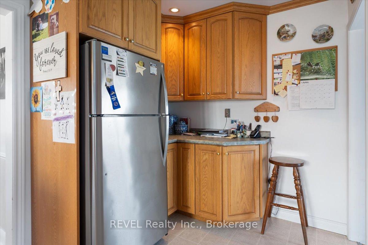 Photo 12 of 20 Lakeside Drive, Grimsby, Grimsby Beach — HOMEH