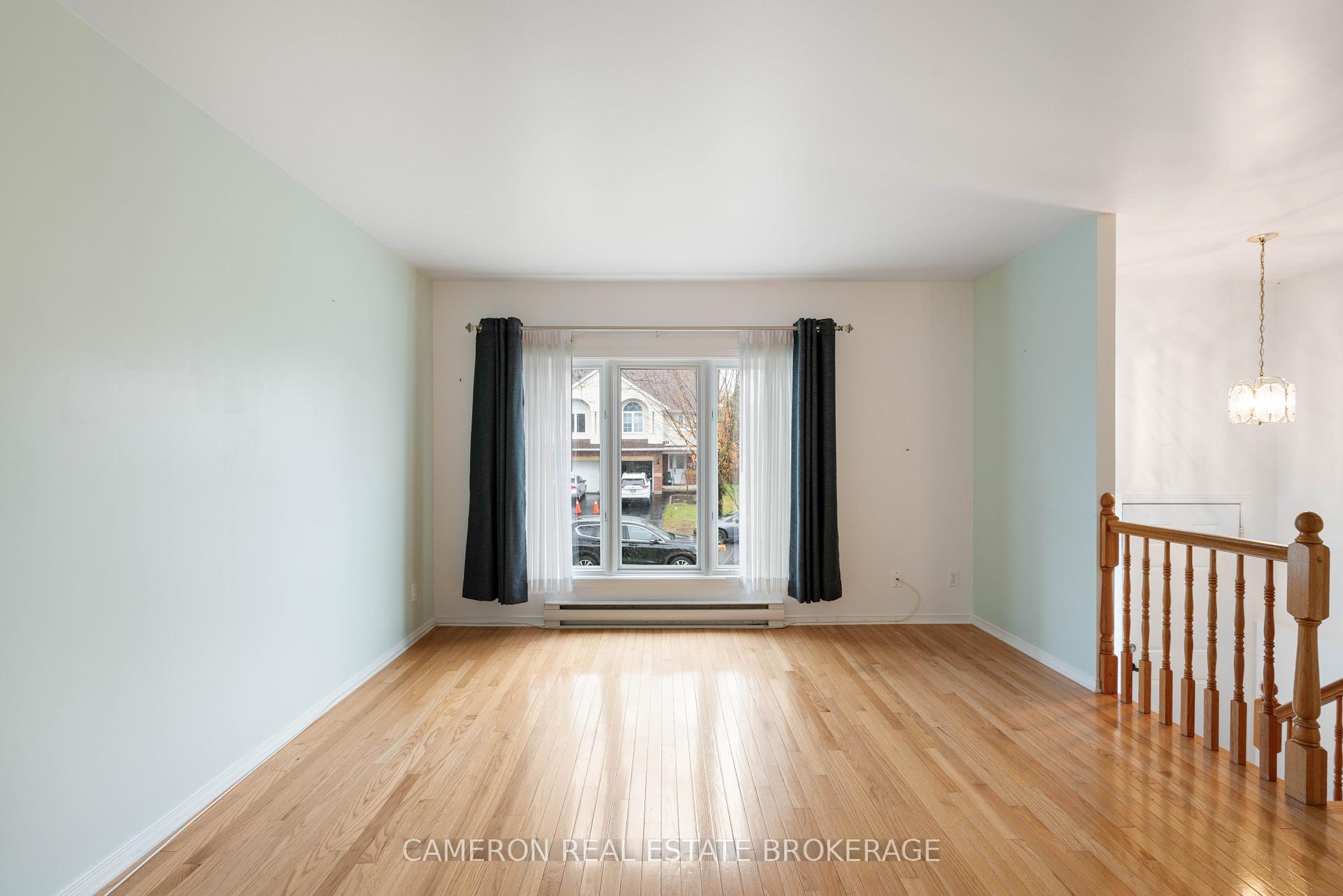 Photo 3 of 2318 Emily Crescent, Cornwall — HOMEH