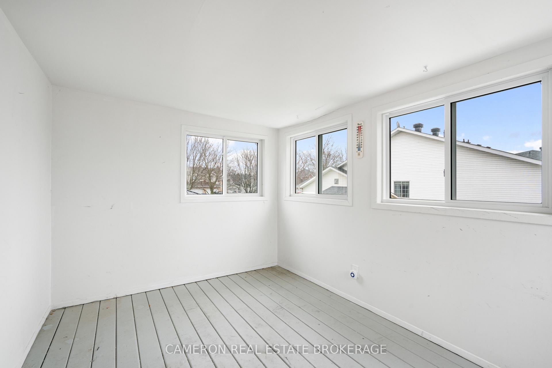 Photo 9 of 2318 Emily Crescent, Cornwall — HOMEH
