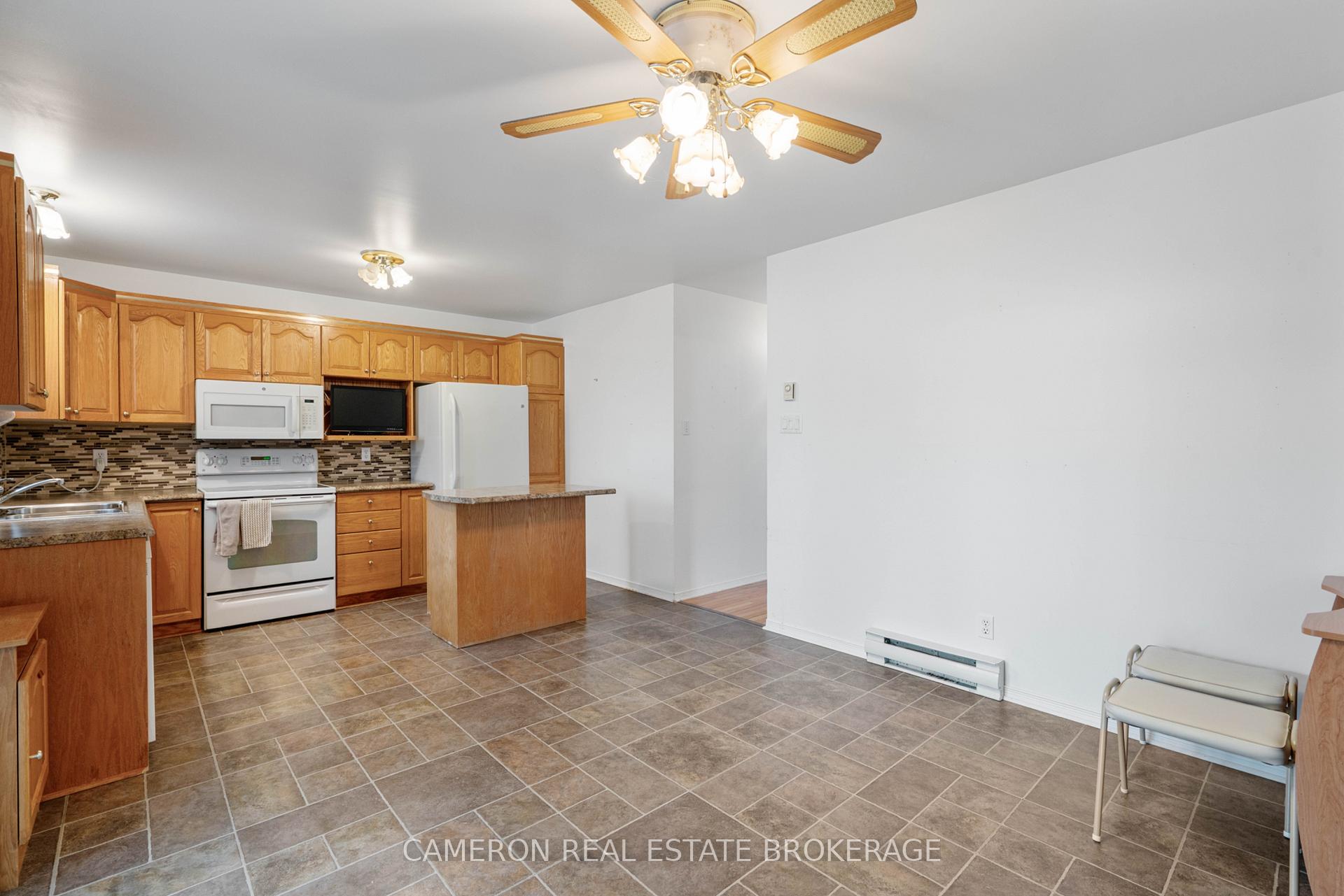 Photo 11 of 2318 Emily Crescent, Cornwall — HOMEH
