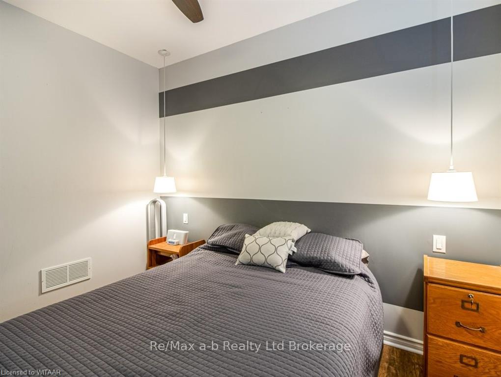 Photo 12 of 8 Queen Street, Brant — HOMEH