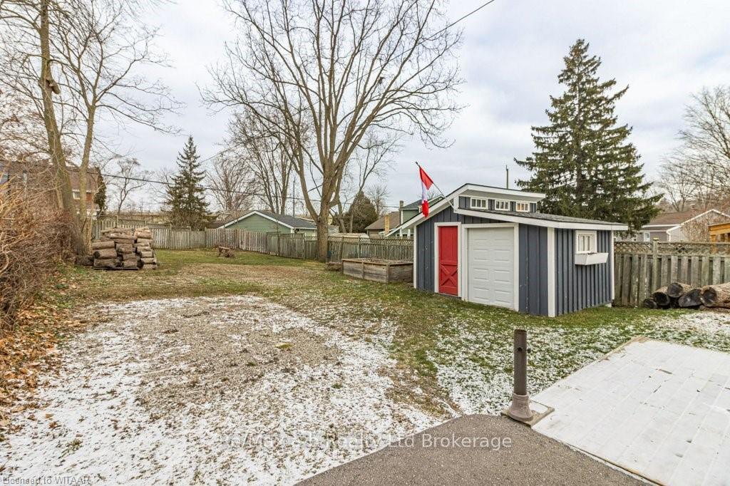Photo 16 of 8 Queen Street, Brant — HOMEH