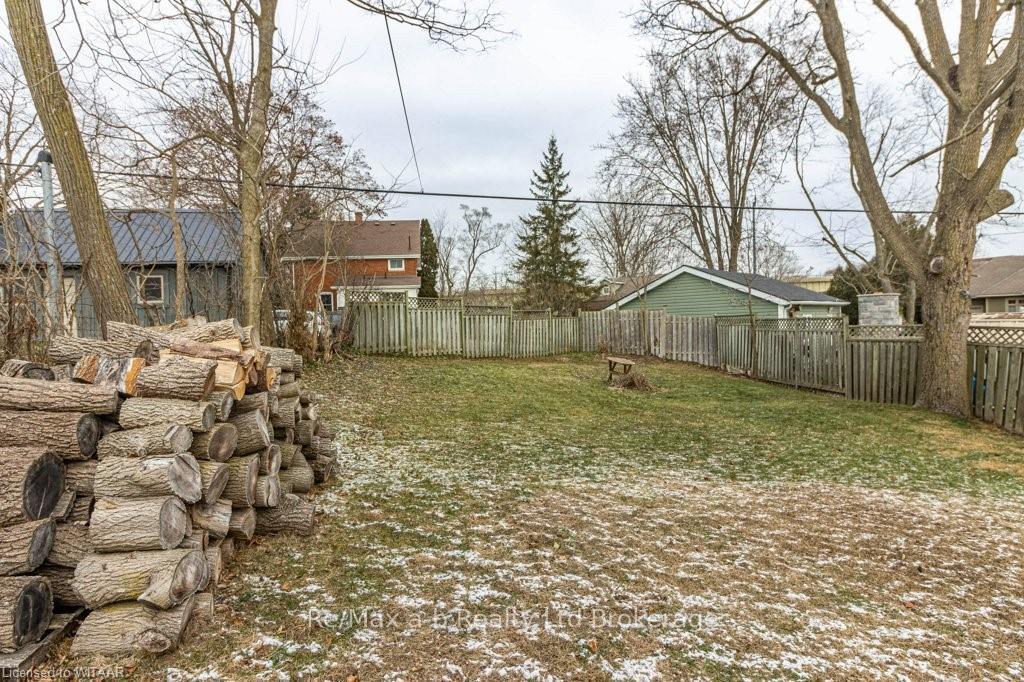 Photo 17 of 8 Queen Street, Brant — HOMEH