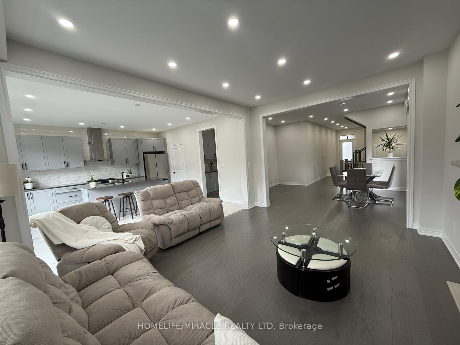 Photo 5 of 20 Ainslie Hill Crescent, Georgina, Sutton & Jackson's Point — HOMEH