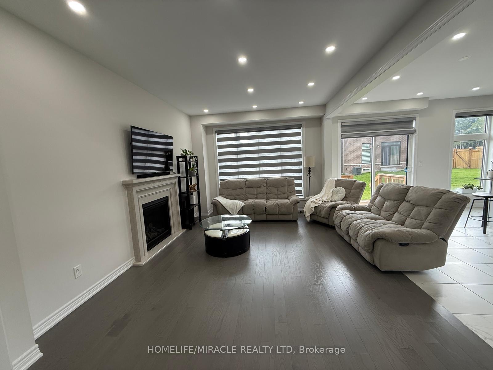 Photo 7 of 20 Ainslie Hill Crescent, Georgina, Sutton & Jackson's Point — HOMEH