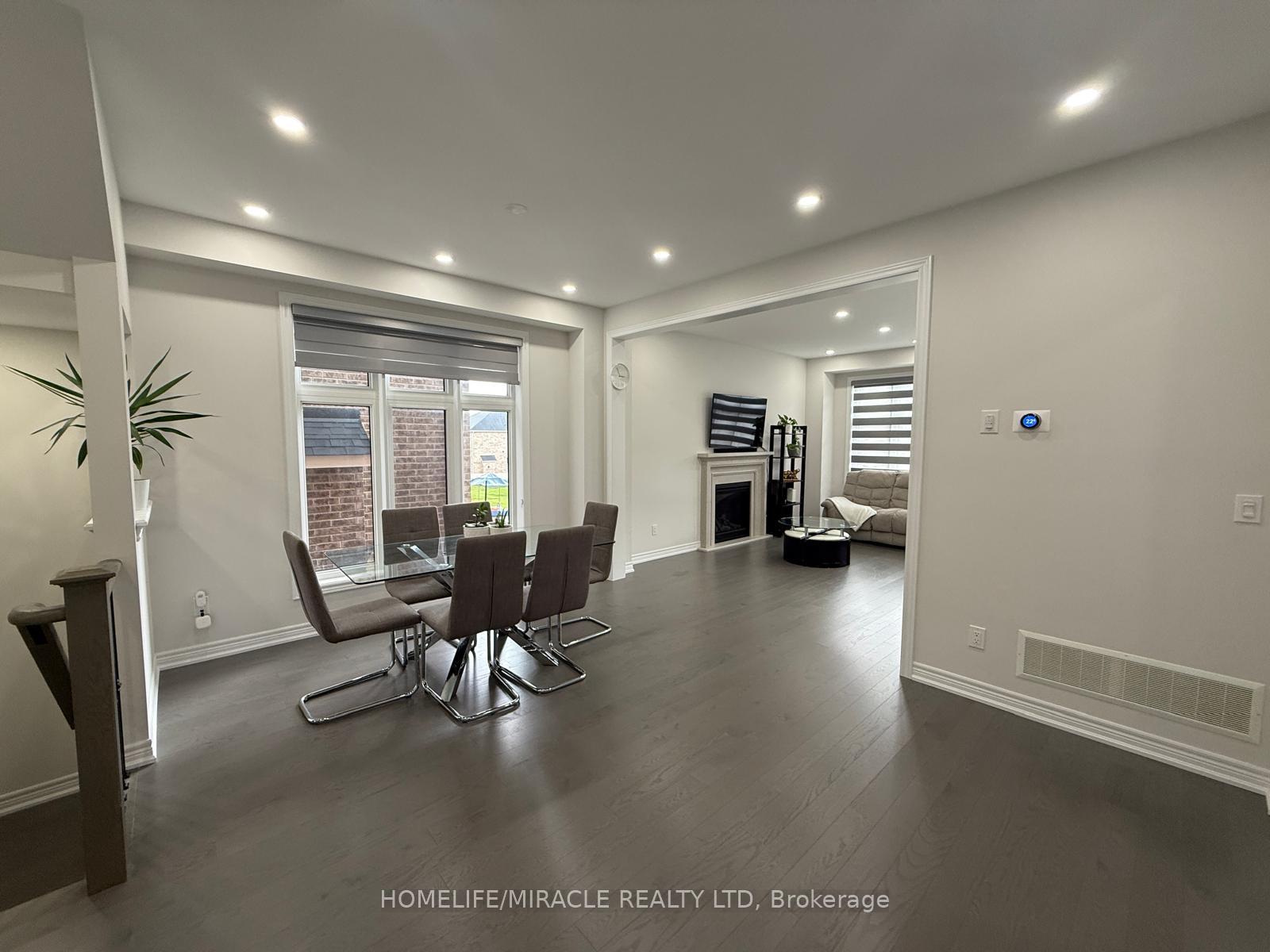 Photo 8 of 20 Ainslie Hill Crescent, Georgina, Sutton & Jackson's Point — HOMEH